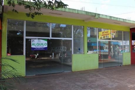 Alquilo Salon Comercial En Pte. Franco