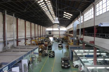Local Industrial Y Comercial A 1200m Del Puerto Mdeo