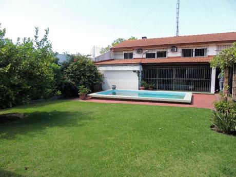 Venta - Casa - Carrasco - 5 Dormitorios - U63678 450.000
