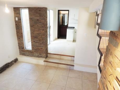Venta - La Comercial - Duplex - 2 Dormitorios - U63678 120.000