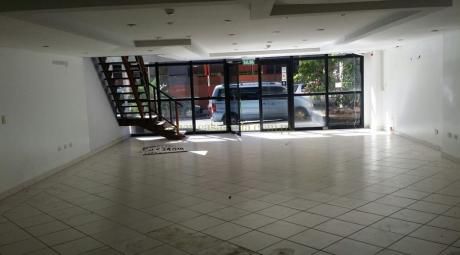 Salón De 200 M2
