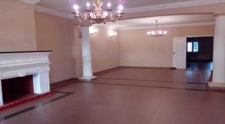 Amplia Residencia