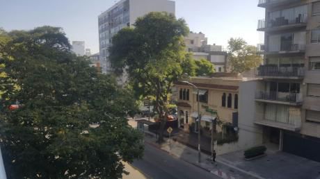 Apartamento A Estrenar Entre Ellauri Casi Leyenda Patria