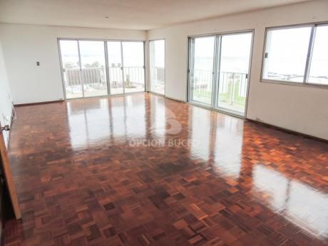 Apartamento En Venta 4 Dormitorios