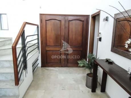 Casa En Venta 6 Dormitorios