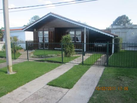 Vendo Casa En La Paz, Canelones. Excelente Ubicación. Precio A Convenir.