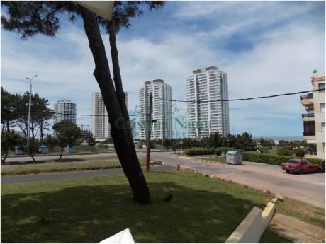 Apartamentos En Playa Brava: Cni15913a