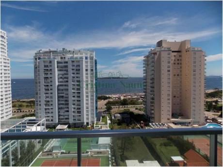 Apartamentos En Playa Mansa: Cni16193a