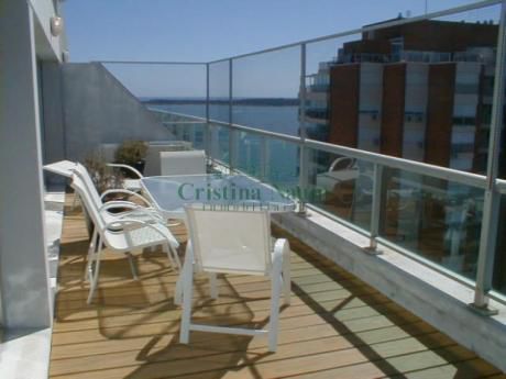 Apartamentos En Playa Mansa: Cni4027a
