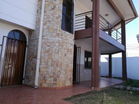 Casa En Alquiler 2 Plantas
