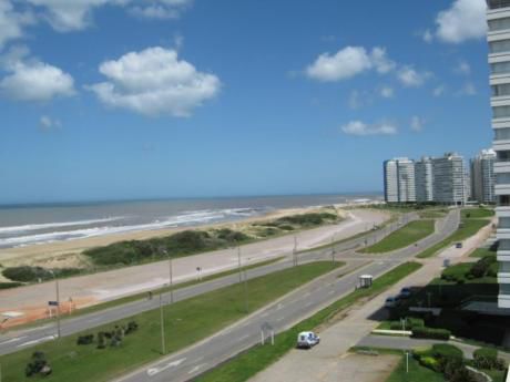 Apartamentos En Playa Brava: Ipd1077a