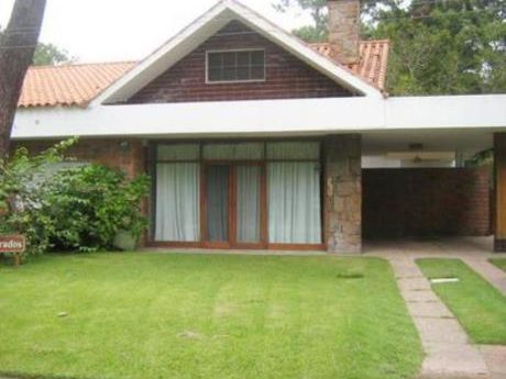 Casas En Playa Mansa: Ipd58c
