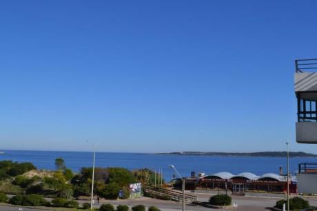 Apartamentos En Playa Mansa: Ipd6039a