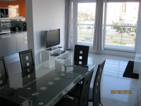 Apartamentos En Playa Mansa: Ipd6108a