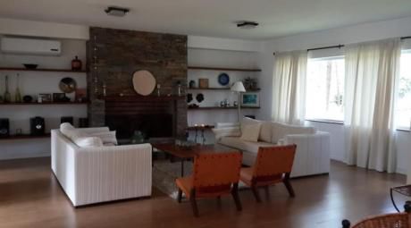 Casas En Playa Mansa: Ipd6170c