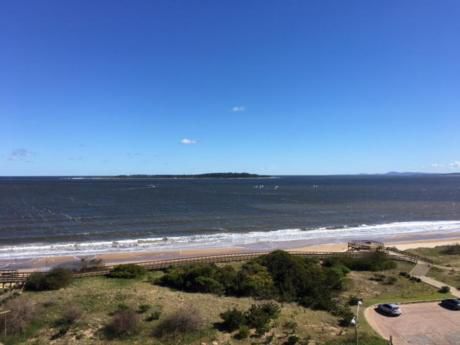 Apartamentos En Playa Mansa: Ipd6353a