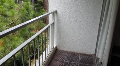 Apartamentos En Playa Mansa: Ipd6957a