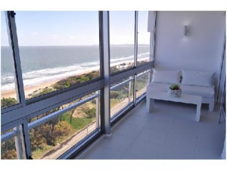 Apartamentos En Playa Mansa: Ipd7335a