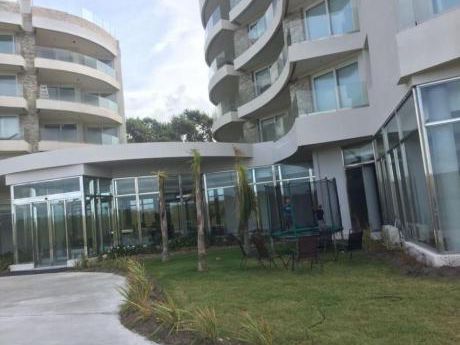 Apartamentos En Playa Mansa: Ipd7560a