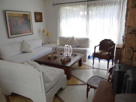 Casa Amplia, Cerca De Todo,muy Comoda