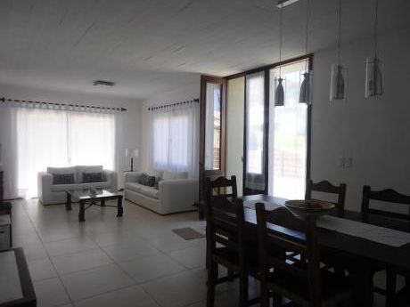 Hermosa Casa En Montoya Muy Bien Ubicada.