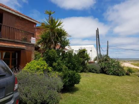 Preciosa Casa A Metros De La Playa.