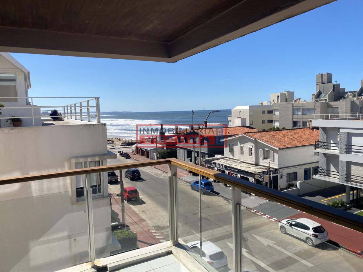 Apartamento de 2 dormitorios con vista al mar en Peninsula