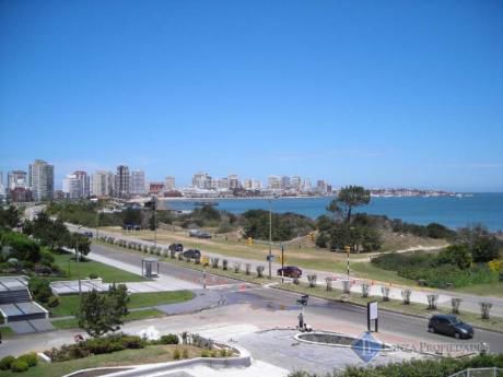 Apartamentos En Playa Mansa