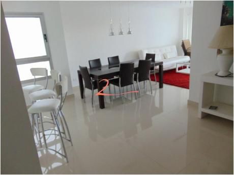 Apartamentos En Playa Mansa: Lvn2684a