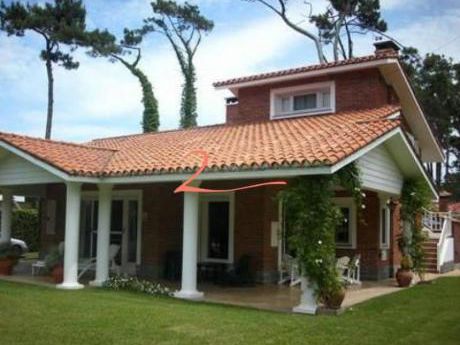 Casas En Playa Mansa: Lvn3245c