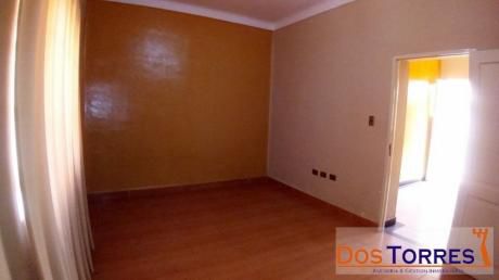 300 Las Cuadras Sobre Avenida Departamento En Pb 3dormitorios