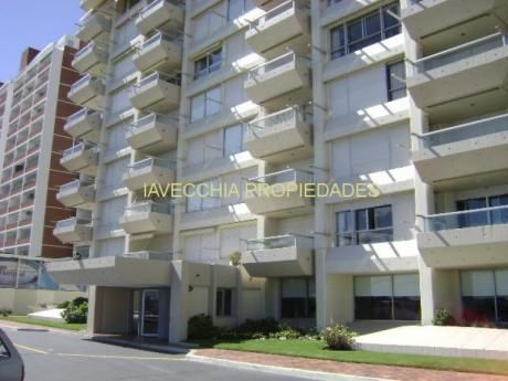 Apartamentos En Playa Mansa