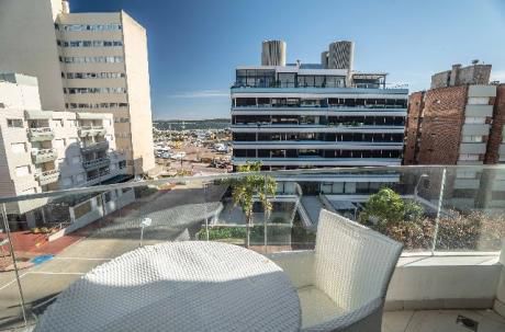 Departamento En Playa Mansa - Ref: Pb2172