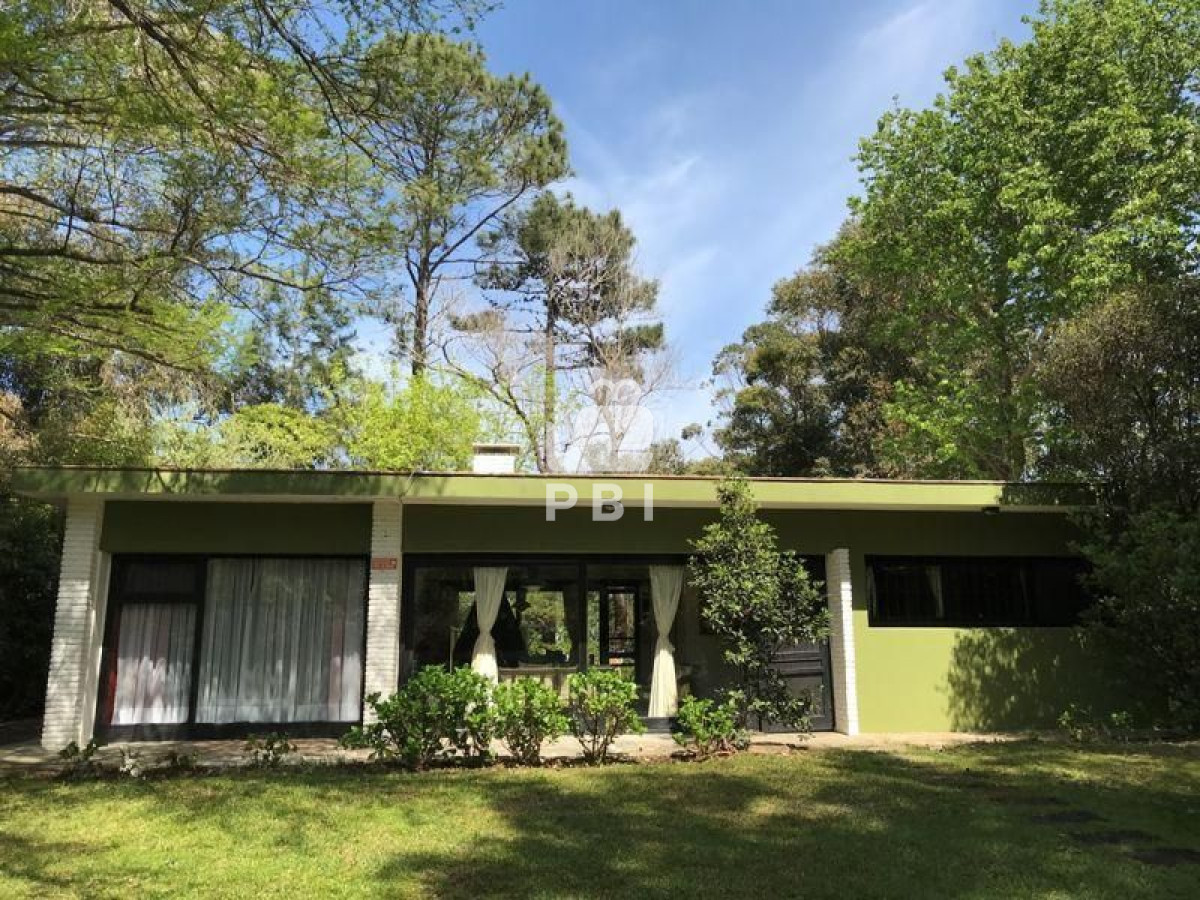 Alquiler temporal Casa en Solana 3 dormitorios. Ref #O46FA2