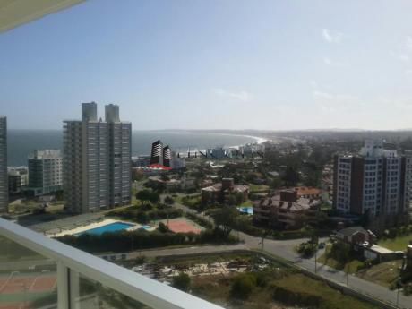Apartamentos En Playa Mansa