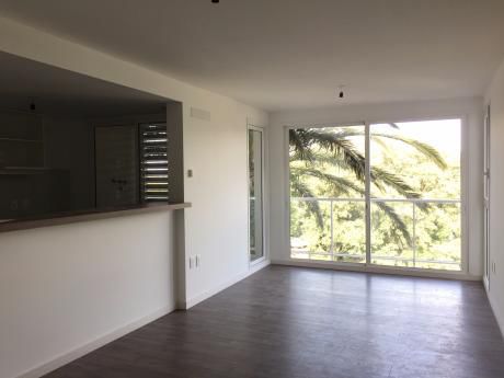 Venta De Apartamento De 2 Dormitorios En Bosques Del Prado!