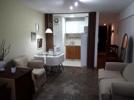 Monoambiente Con Divisiones Y Amoblado En El Centro