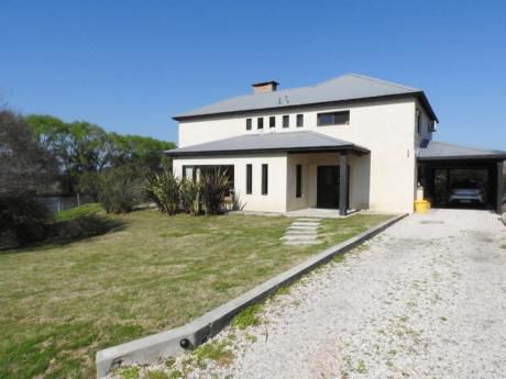 Casa En Venta 3 Dormitorios