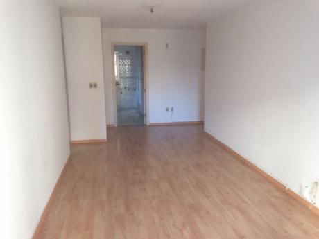 Agosto Vende Apto Piso Alto Con Vista Próximo Al Obelisco