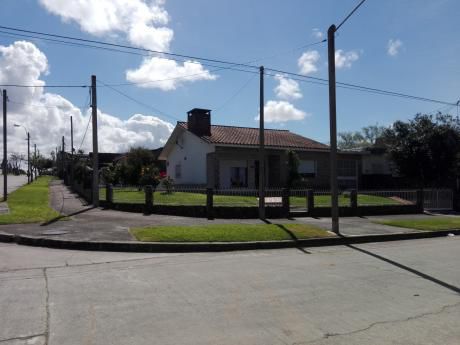 Casa Tipo Chalet En Maroñas