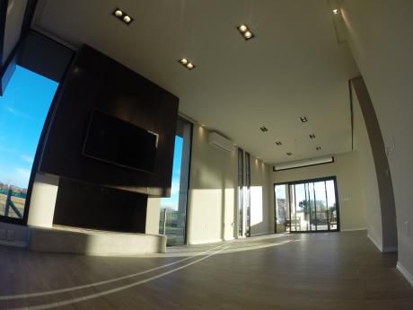 Excelente Casa En VIñedos De La Tahona