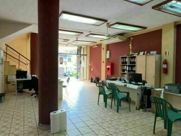 EDIFICIO CON DEPOSITO EN VENTA UBICADO EN EL BARRIO PABLO ROJAS — foto 3