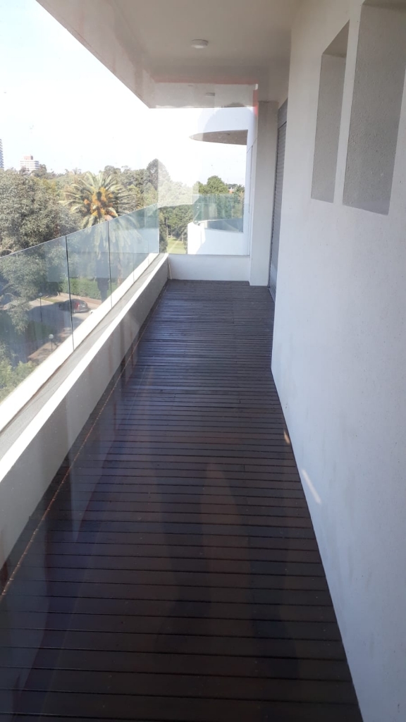 Apartamento de categoría frente al Golf | 2 dormitorios en suite | Amplias terrazas | Garage opciona · Foto 9