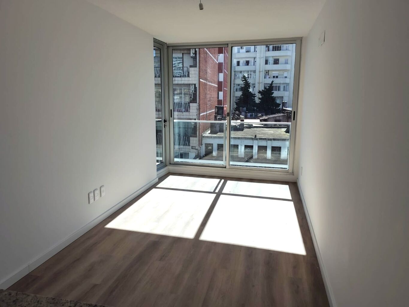 ESTRENE YA!!! INTERES SOCIAL PROXIMO IMM Y GAUCHO!!! CON GARAGE Y AMENITIES