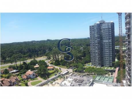 Apartamento En Doce Lunas, En Venta, Roosevelt, Punta Del Este, 1 Dormitorios.