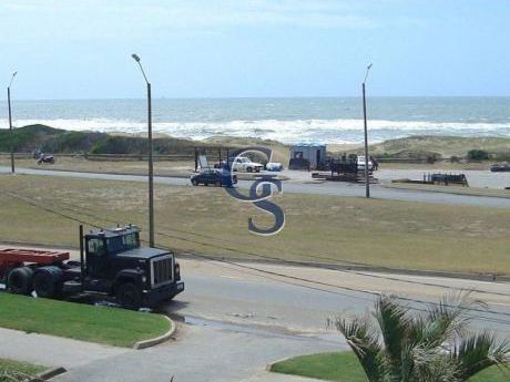 Apartamento En Le Parc I, Brava, Punta Del Este, 2 Dormitorios.