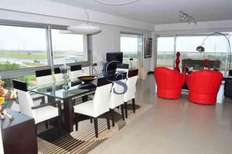 Apartamento En Torre Lobos, En Venta, Brava, Punta Del Este, 3 Dormitorios.