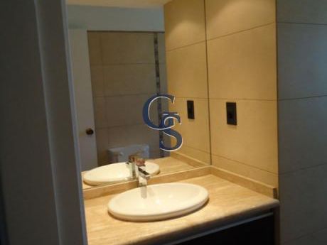 Apartamento En Ilha Bela, En Venta, Mansa, Punta Del Este, 2 Dormitorios.