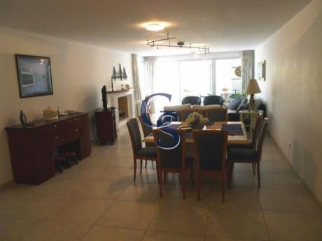 Apartamento En Torre Nueva York, En Venta, Brava, Punta Del Este, 3 Dormitorios.