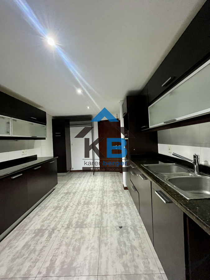 Apartamento en Montevideo, Carrasco · Foto 12